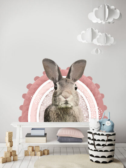 naklejki dla dzieci na ścianę - tęczowy królik z szarym królikiem i różową tęczą
